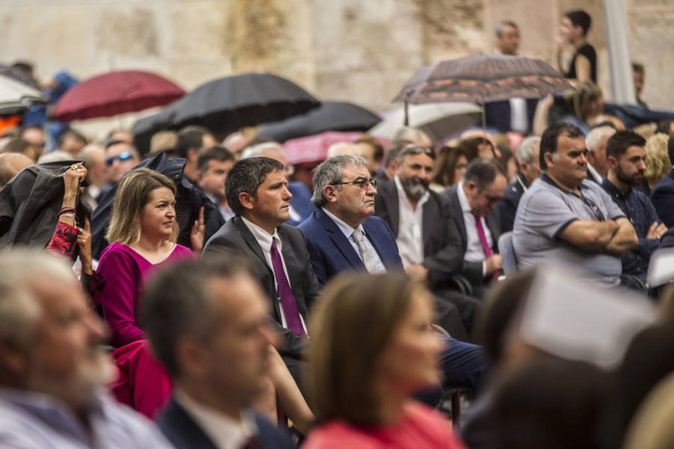 Selección de imágenes del público asistente esta mañana a los actos del Día de La Rioja que han tenido lugar en San Millán.