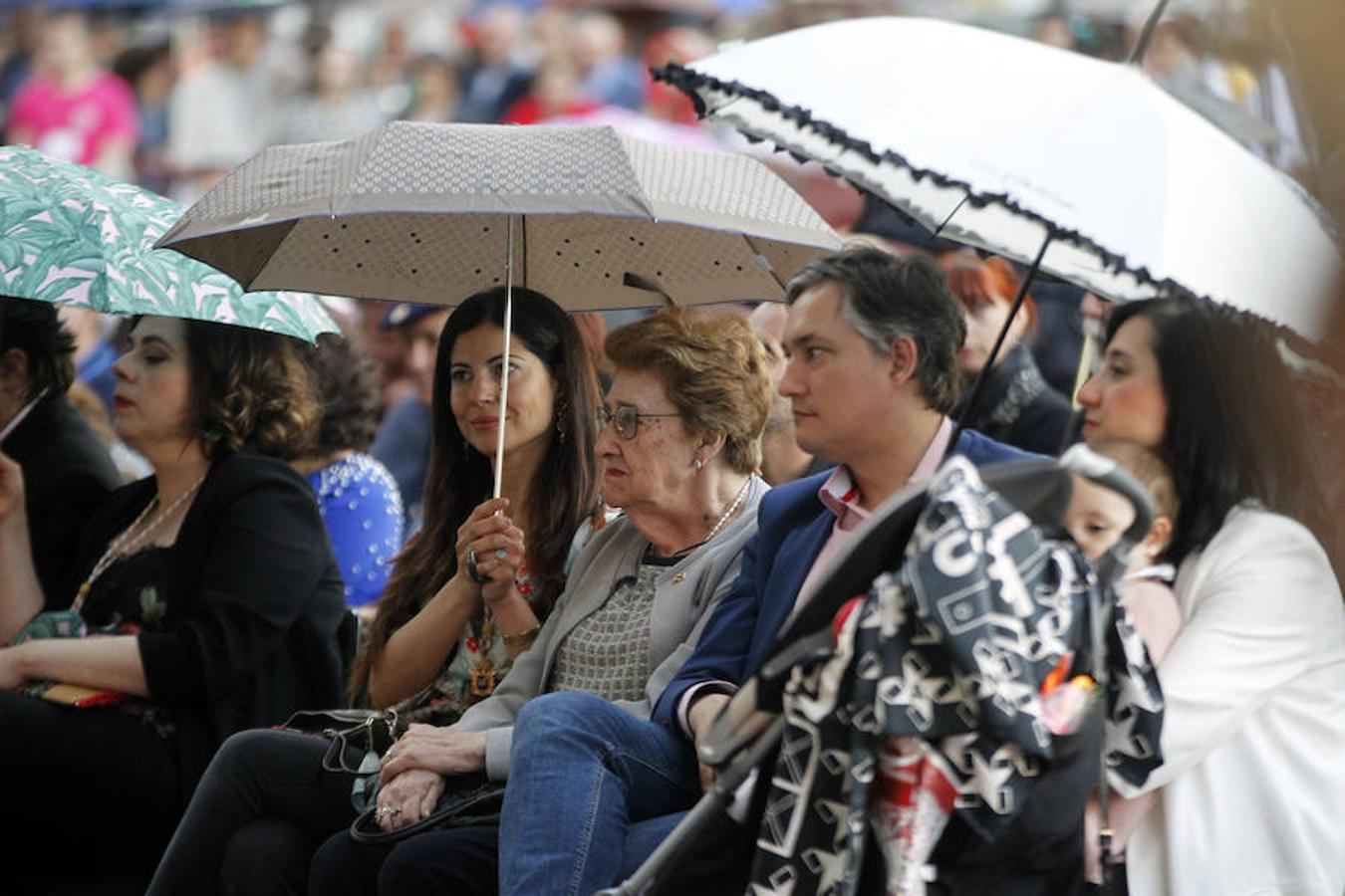 Honras a San Bernabé con entrega de flores y discruso de estímulo de la alcaldesa de Logroño a que los logroñeses vuelvan a revivir el espíritu solidario que hace casi 500 años nos llevó al triunfo sobre las tropas invasoras.