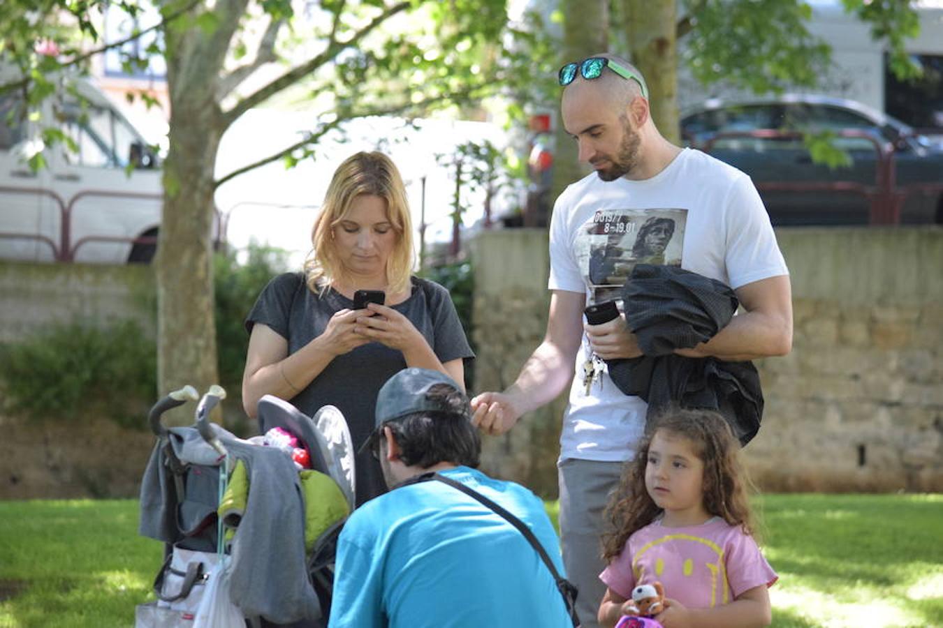Cañones de otros tiempos y el mismo estruendo. Pólvora, plomo y lumbre para preparar buenas andanadas. Alrededor del Ebro los arcabuceros también hacían resonar sus armas en una recreación militar de época con la evocación de la vida castrense de 1521 con los soldados vestidos al uso.