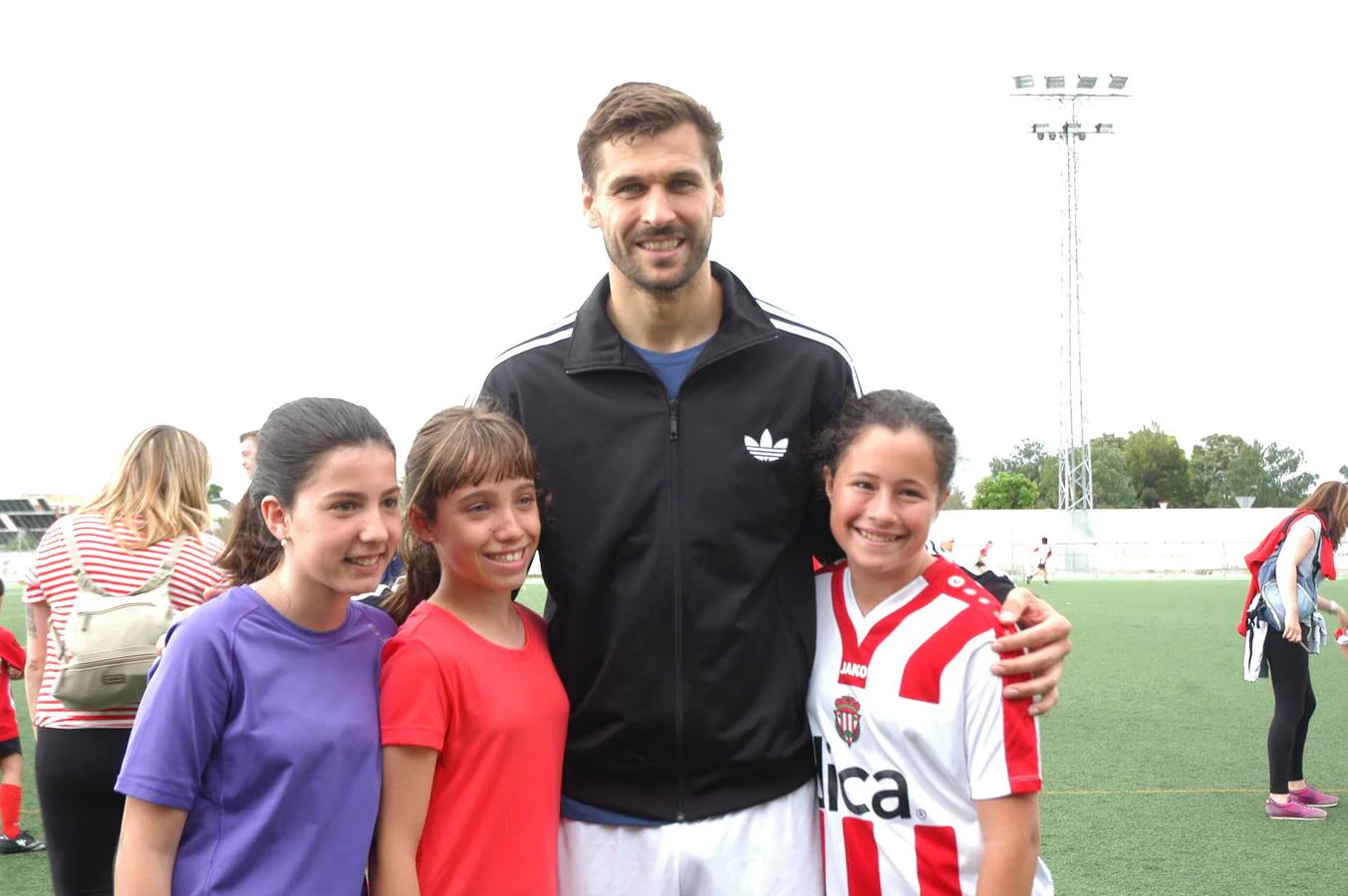 Fotos: El River Ebro homenajea a Llorente y Pardo