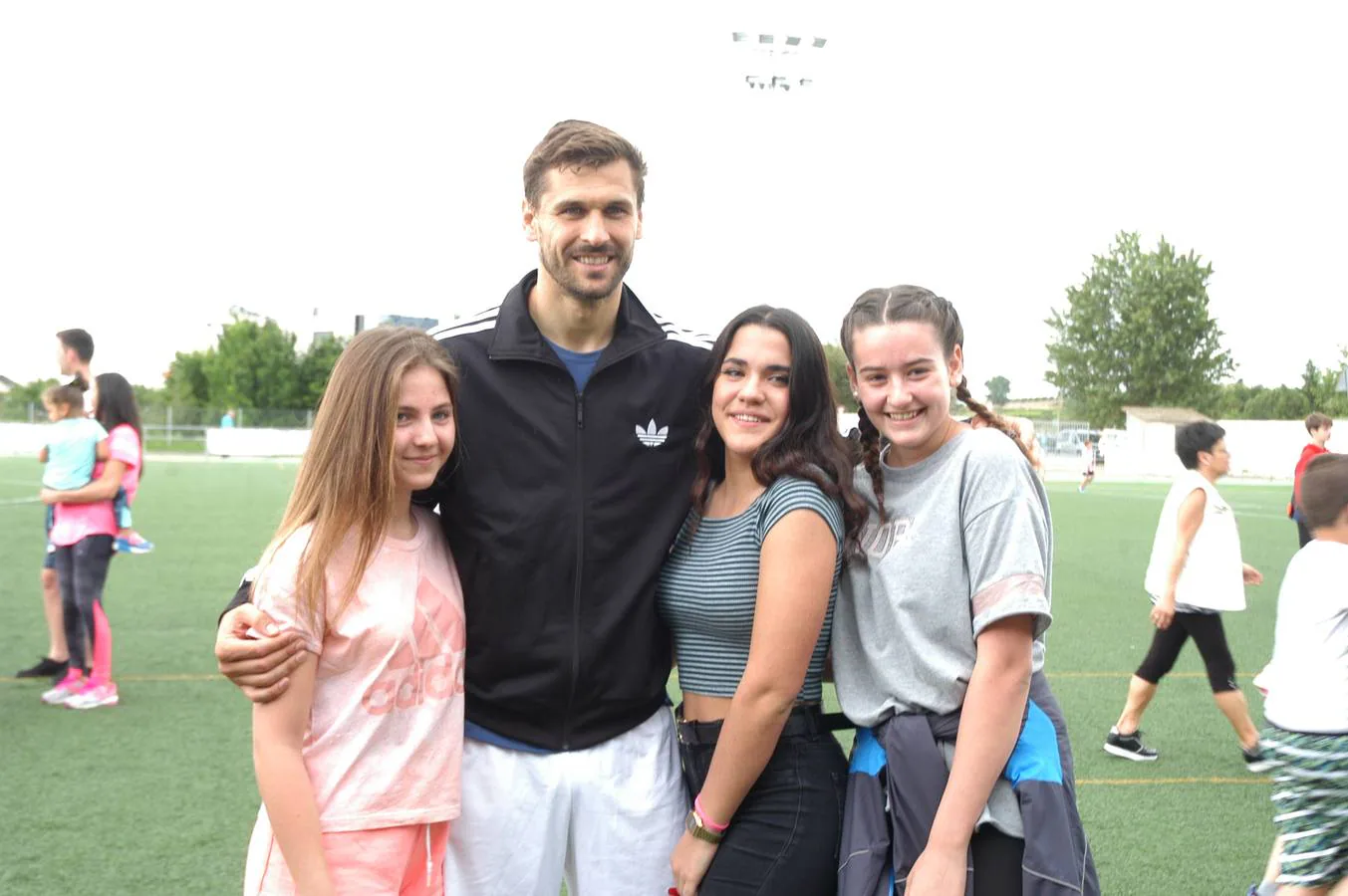 Fotos: El River Ebro homenajea a Llorente y Pardo