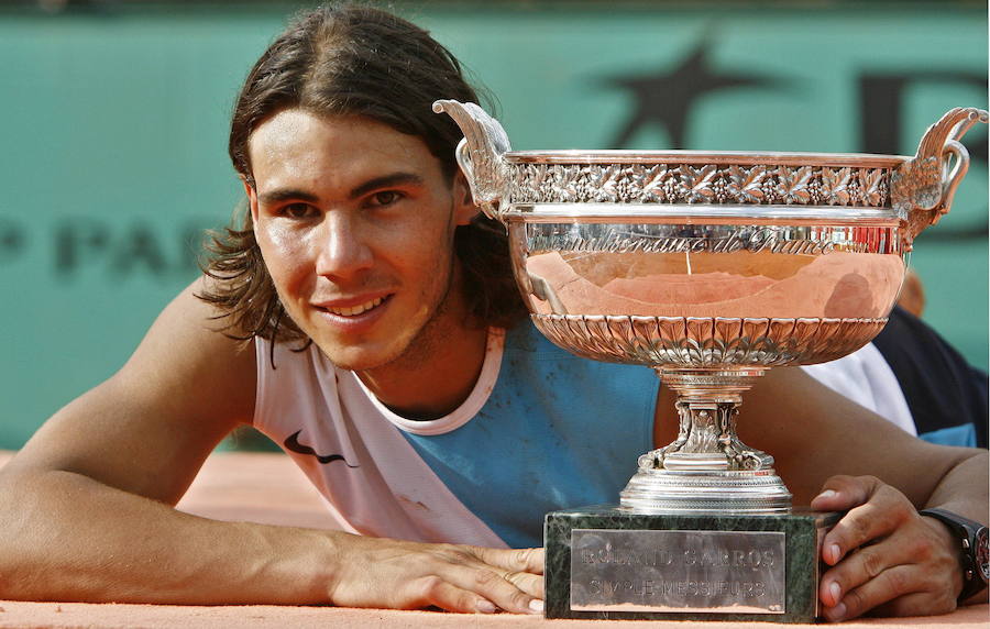 2007. Nadal volvió a batir a Roger Federer por 6-3, 4-6, 6-3, 6-4 para conquistar su tercer título en París.