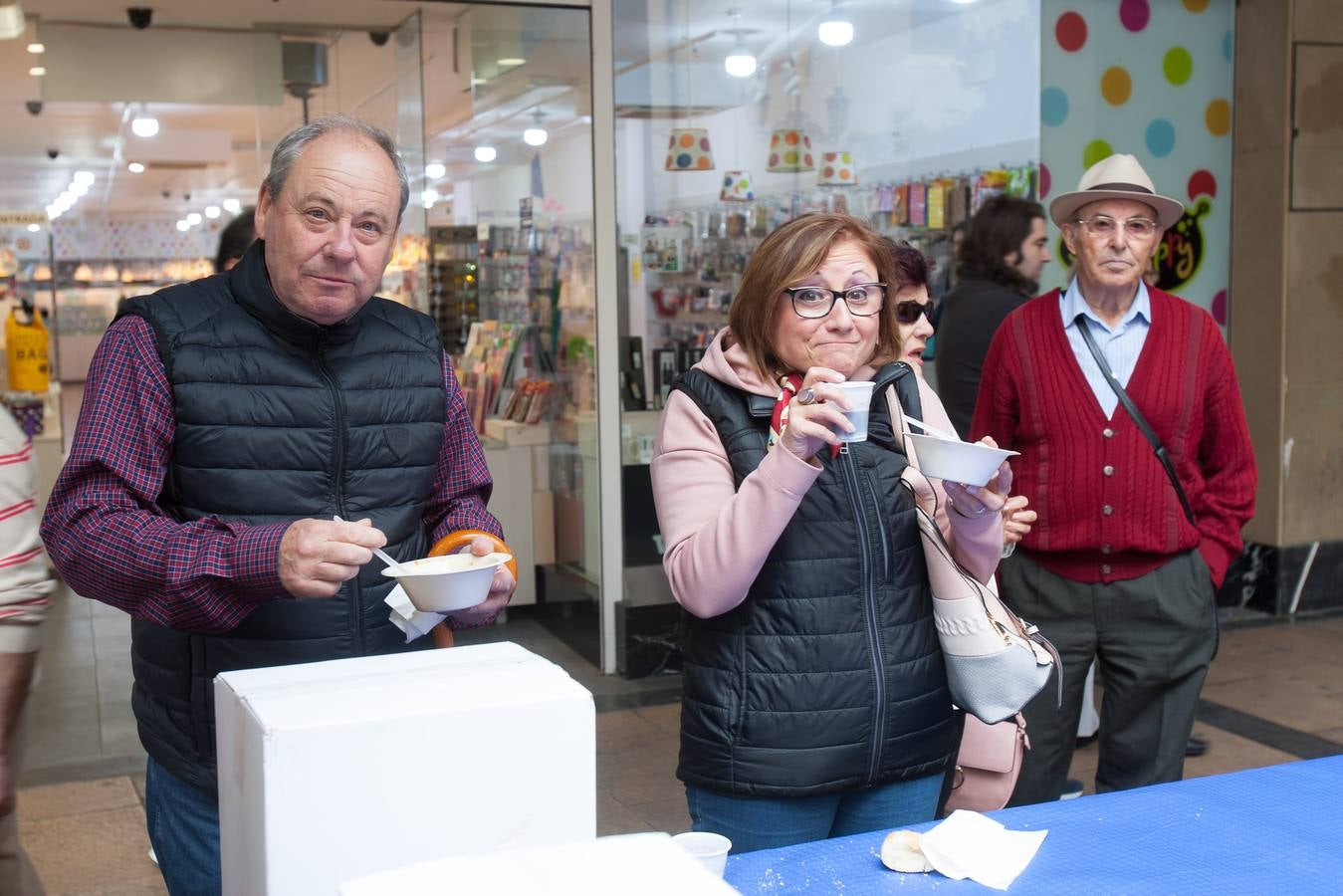 Los logroñeses cumplen con voto de San Bernabé con 1.500 raciones de toro guisado