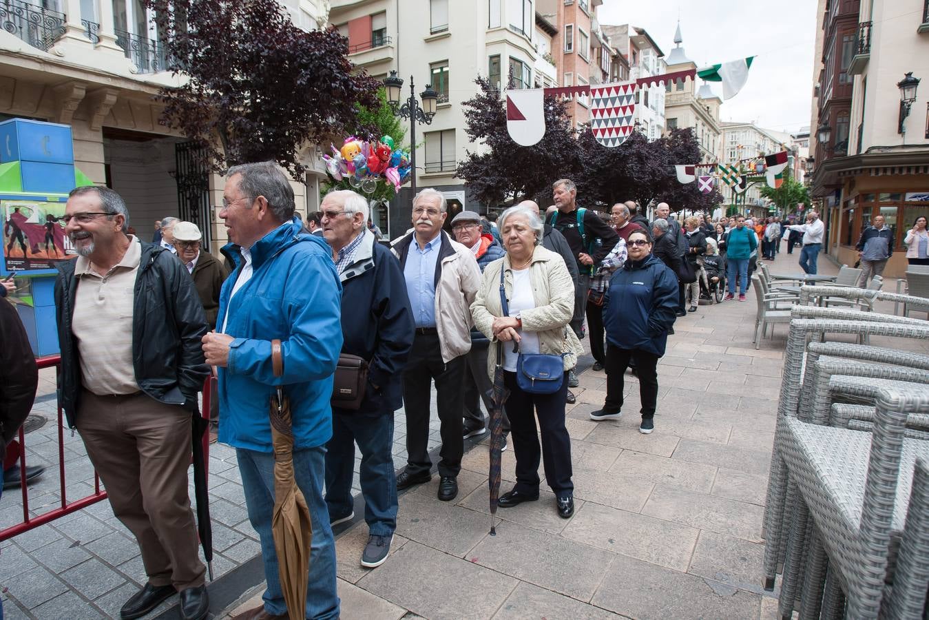 Los logroñeses cumplen con voto de San Bernabé con 1.500 raciones de toro guisado