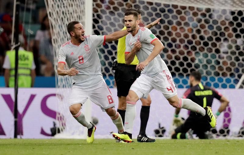 Fotos: Secuencia del golazo de Nacho ante Portugal