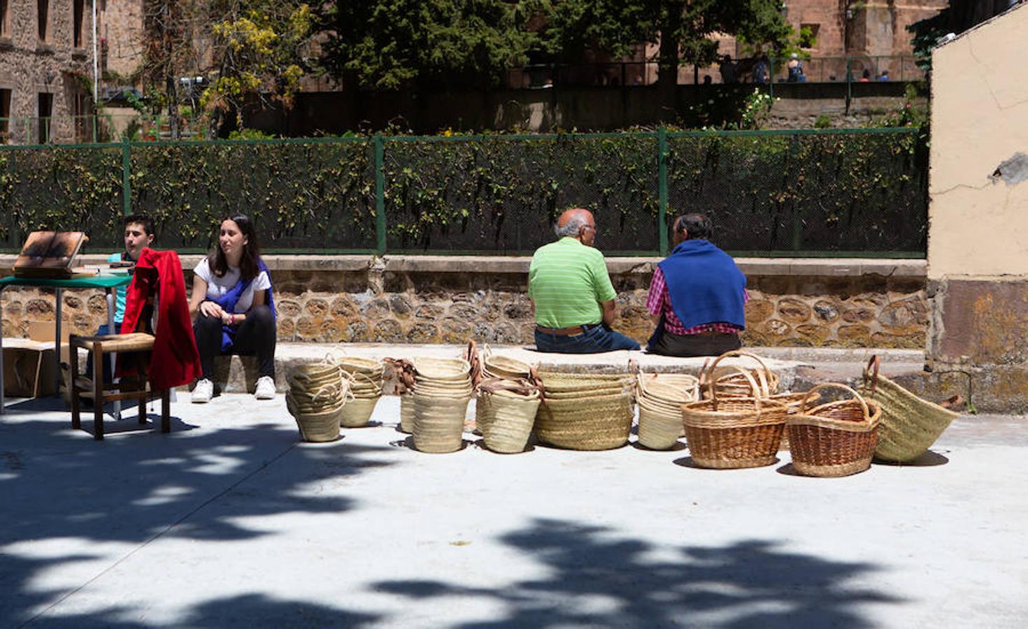 La localidad serrana de Brieva ha revivido la trashumancia. La búsqueda de pastos frescos para los rebaños de ovejas de otras latitudes a la sierra riojana y que mantiene vivas las tradiciones, los caminos y cañadas para alimentar a las cabañas ovina.