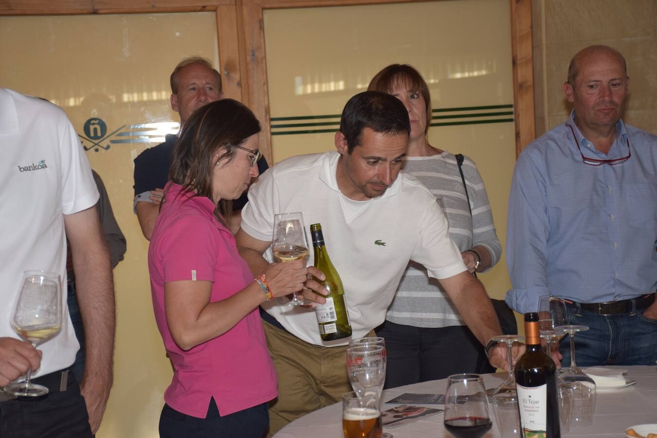 Los asistentes disfrutaron de la cata de los vinos de la Bodega Finca de los Arandinos, tras la jornada de juego.