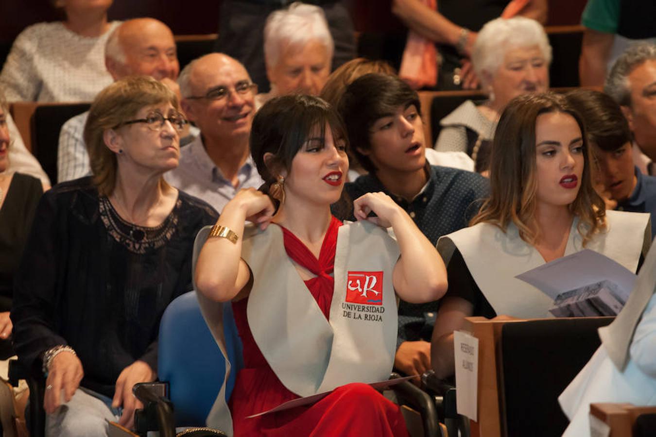 Acto de graduación de la V Promoción de Grado de Enfermería que ha tenido lugar en hospital San Pedro.