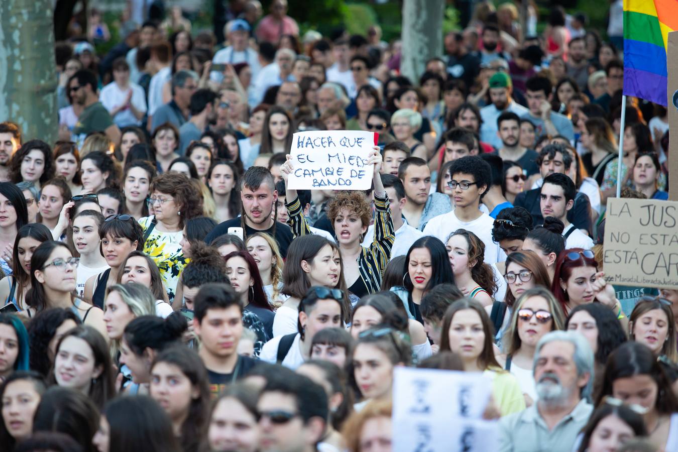 Fotos: Logroño se manifiesta contra la libertad de La Manada