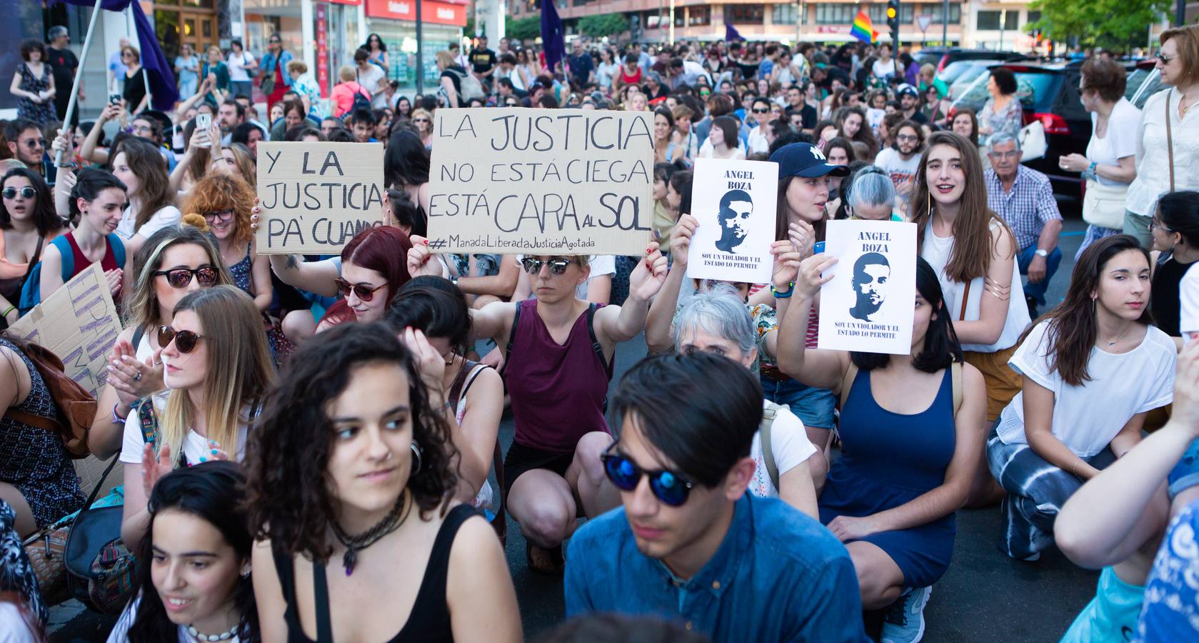 Fotos: Logroño se manifiesta contra la libertad de La Manada