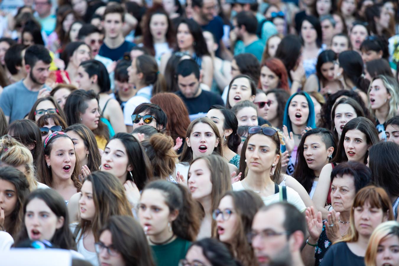 Fotos: Logroño se manifiesta contra la libertad de La Manada