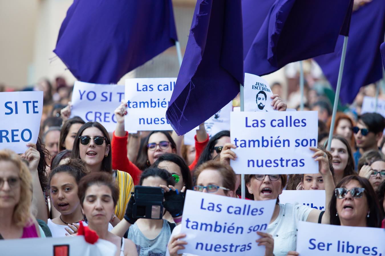 Fotos: Logroño se manifiesta contra la libertad de La Manada