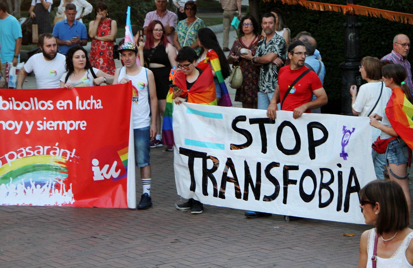 Fotos: Logroño se manifiesta por los derechos del colectivo LGTBI+