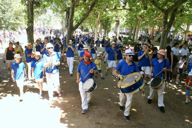 Los músicos, pieza imprescindible en la fiesta. :: F. D.