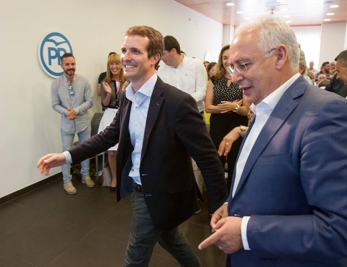 Pablo Casado ha participado en un acto con militantes del PP riojano en el que ha estado acompañado el presidente del partido en La Rioja. El candidato a suceder a Rajoy como cabeza visible del Partido Popular ha expuesto sus planes para el partido.