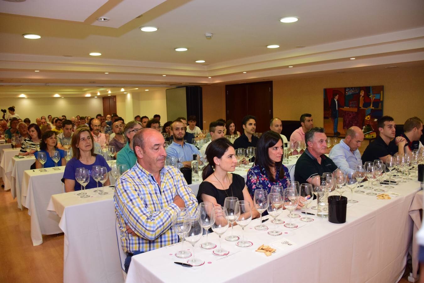 Fotos: José Gil, Bodegas Olmaza, y Miguel Eguíluz, Bodegas Cupani, protagonizaron el club de catas de lomejordelvinoderioja.com