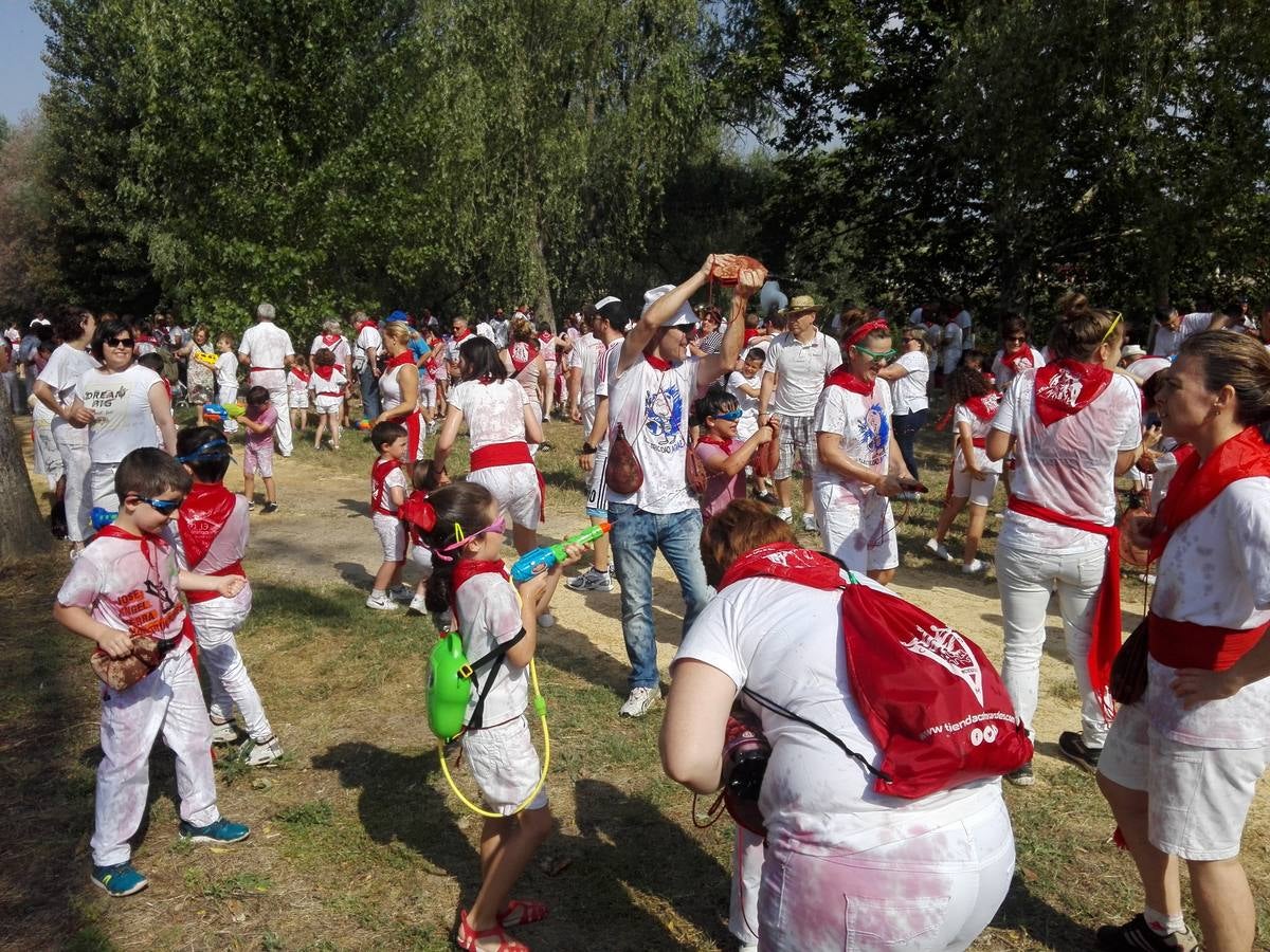 Fotos: La versión infantil de la batalla del vino en Haro