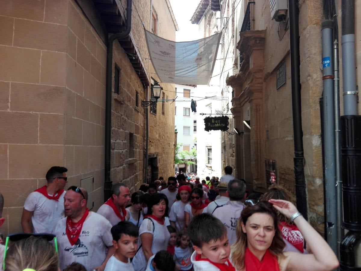 Fotos: La versión infantil de la batalla del vino en Haro