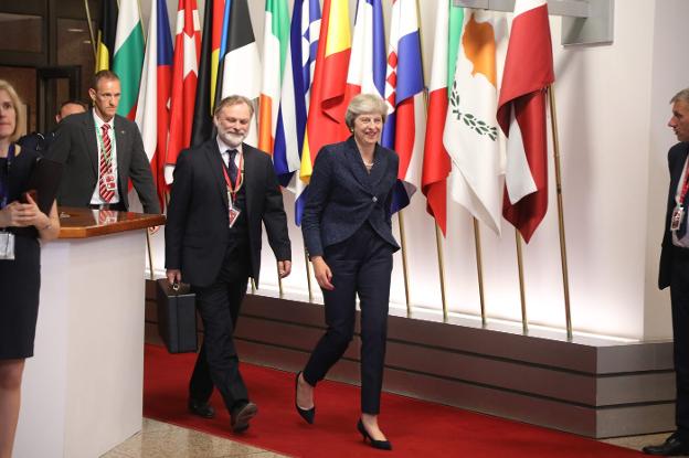 Theresa May, el jueves a su llegada a la reunión del Consejo Europeo en Bruselas. :: Ludovic MARIN / AFP