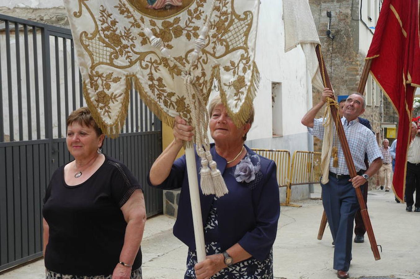 Imágenes correspondientes a la procesión de San Pedro en Aldealobos de Ocón