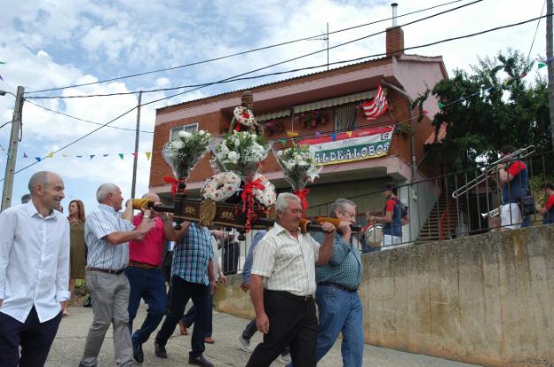 Procesión de San Pedro en Aldealobos, el sábado. :: sanda