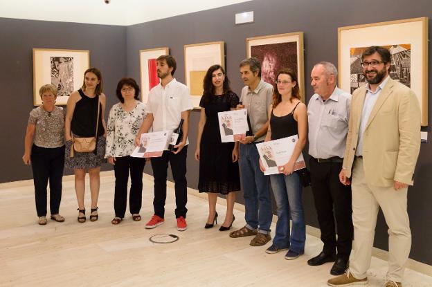 Momento de la inauguración de la muestra de grabado en el Museo Vivanco. :: l.r..