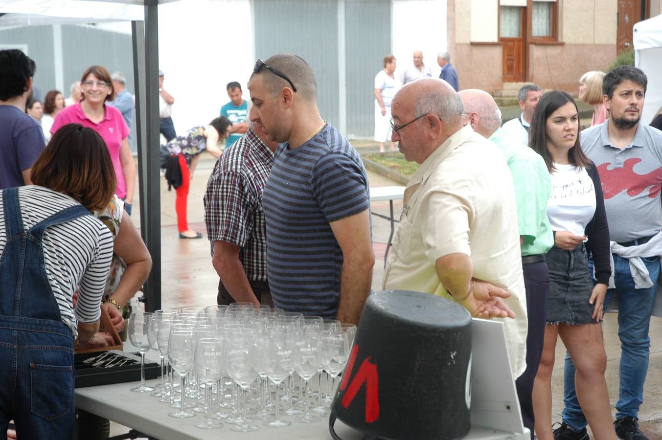 La localidad se une para catar vinos