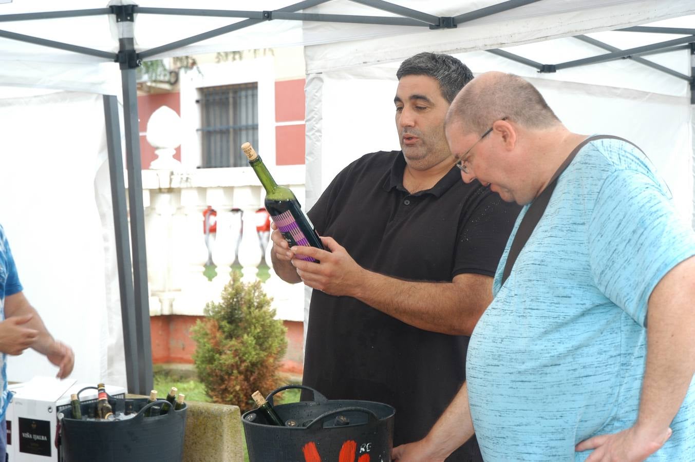 La localidad se une para catar vinos