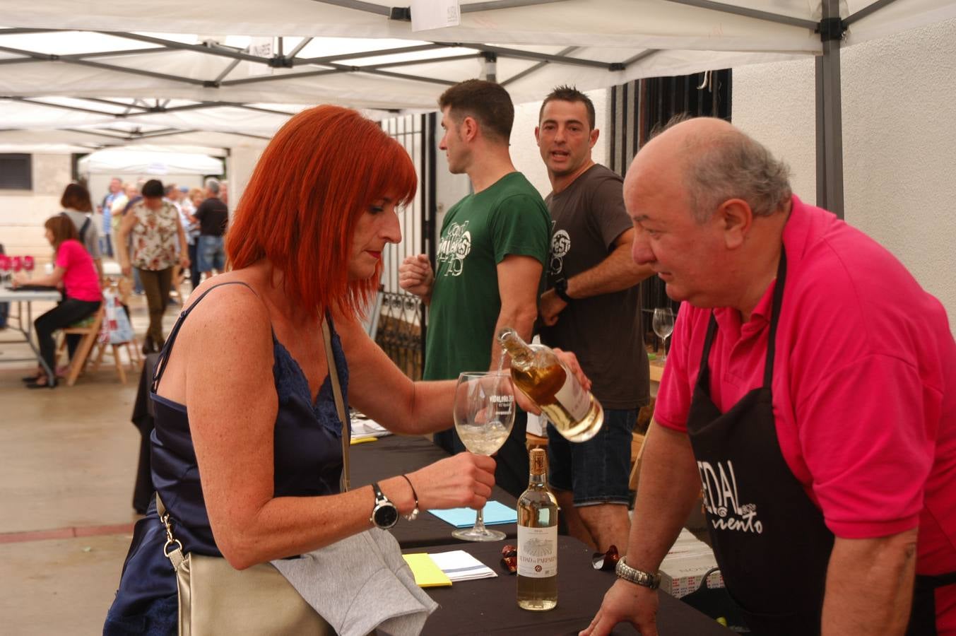 La localidad se une para catar vinos