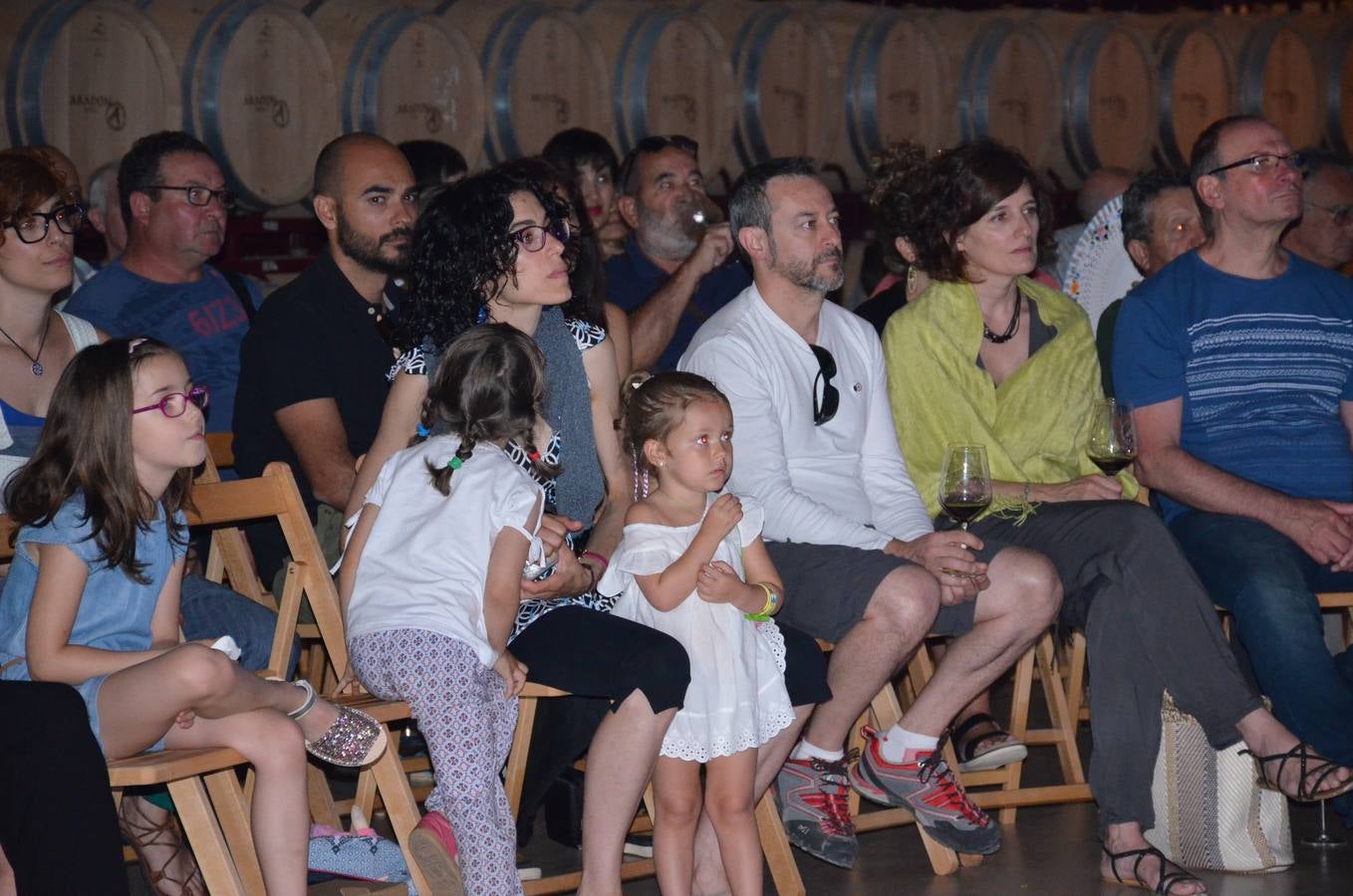 El festival Nicajazz de Alcanadre disfrutó ayer del concierto de Tommy Gaggiani Therion Proyect, en Bodegas Aradón
