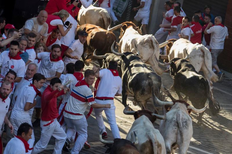 Dos minutos y 33 segundos ha durado este tercer encierro. Rápido y limpio