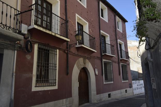 Fachada de la Casa Carramiñana de Calahorra. :