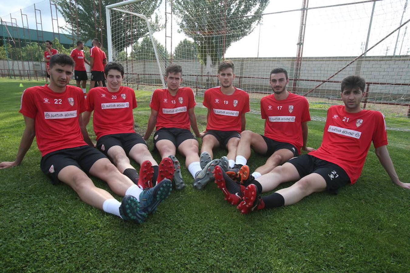 La UDL 2018/2019 se ha puesto en marcha. Con 17 jugadores en las filas del club han realizado las presentaciones a falta de completar una plantilla que, en principio, se ha diseñado para estar compensada y ser polivalente.