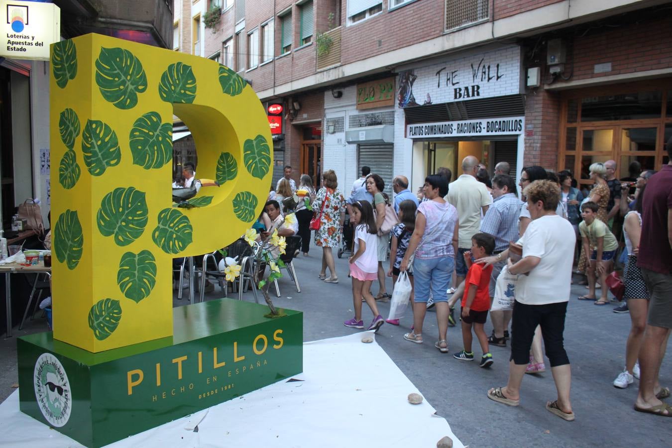 Teté y los Ciclones y concurso de arte urbano P de Pitillos