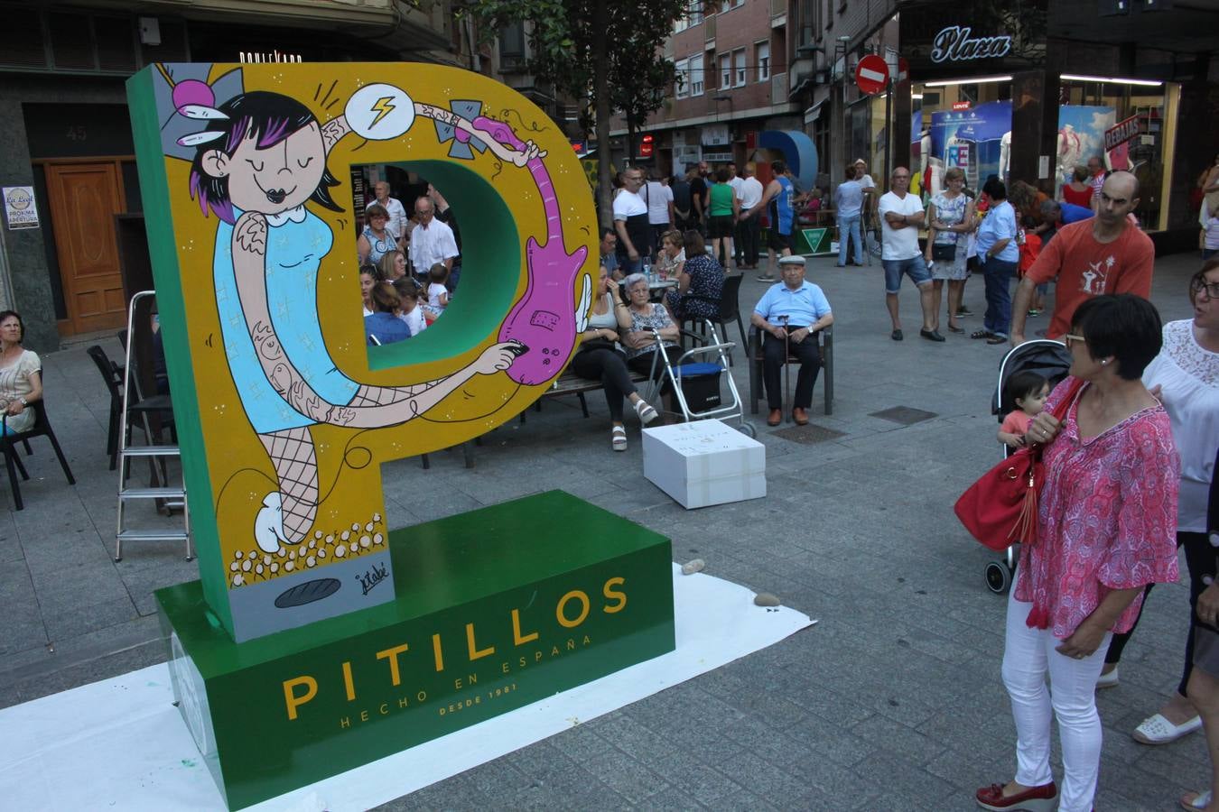 Teté y los Ciclones y concurso de arte urbano P de Pitillos