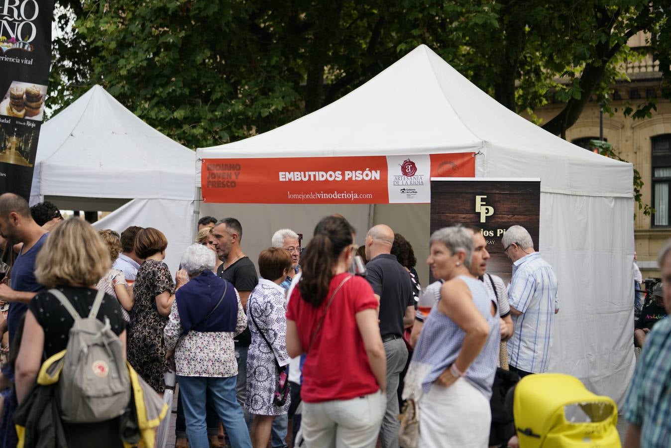 Las bodegas participantes pudieron mostrar sus vinos a los asistentes.