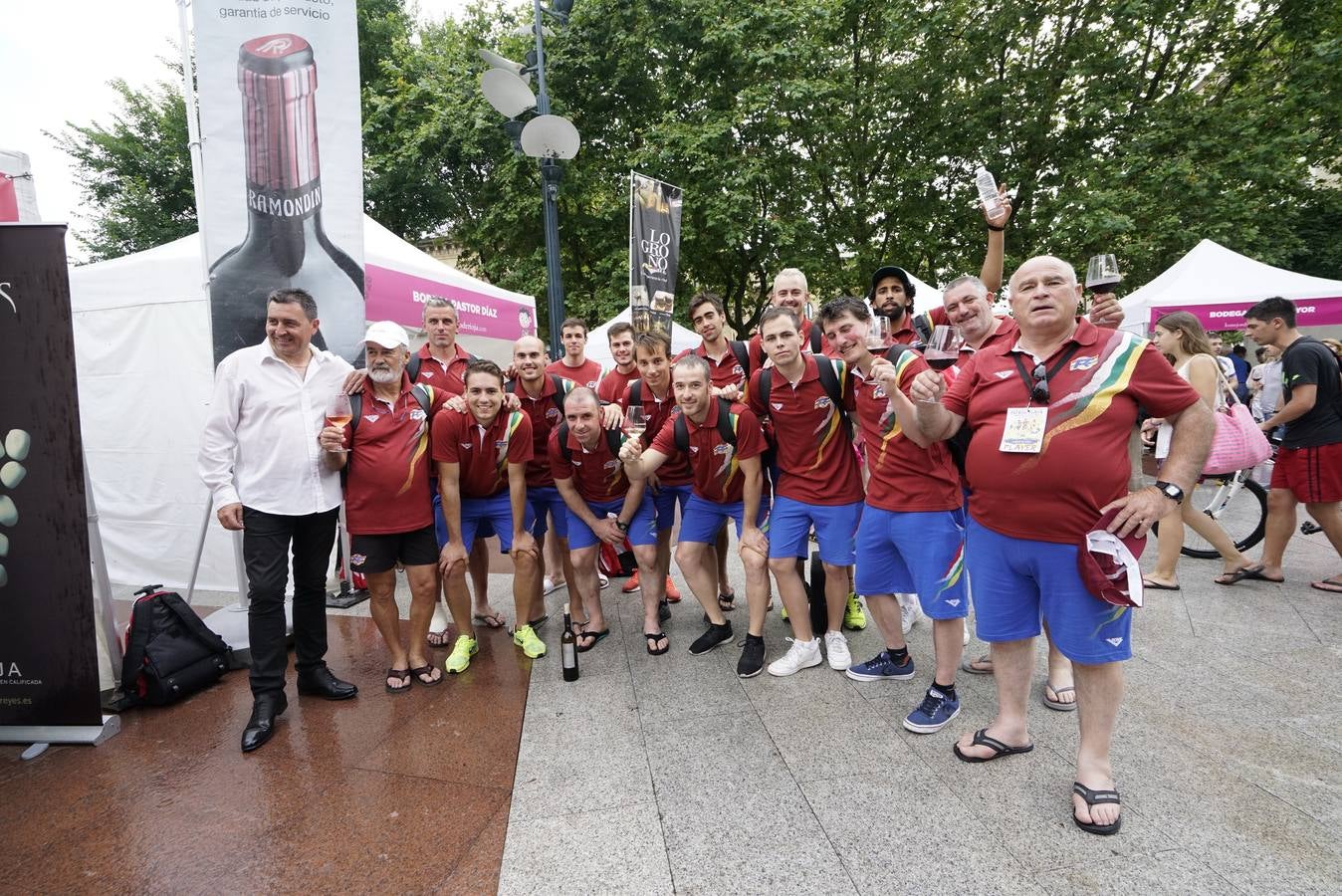 Centenares de personas probaron los vinos de Rioja en San Sebastián.