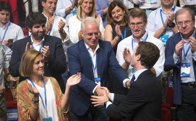 Ceniceros felicita a Casado tras su elección