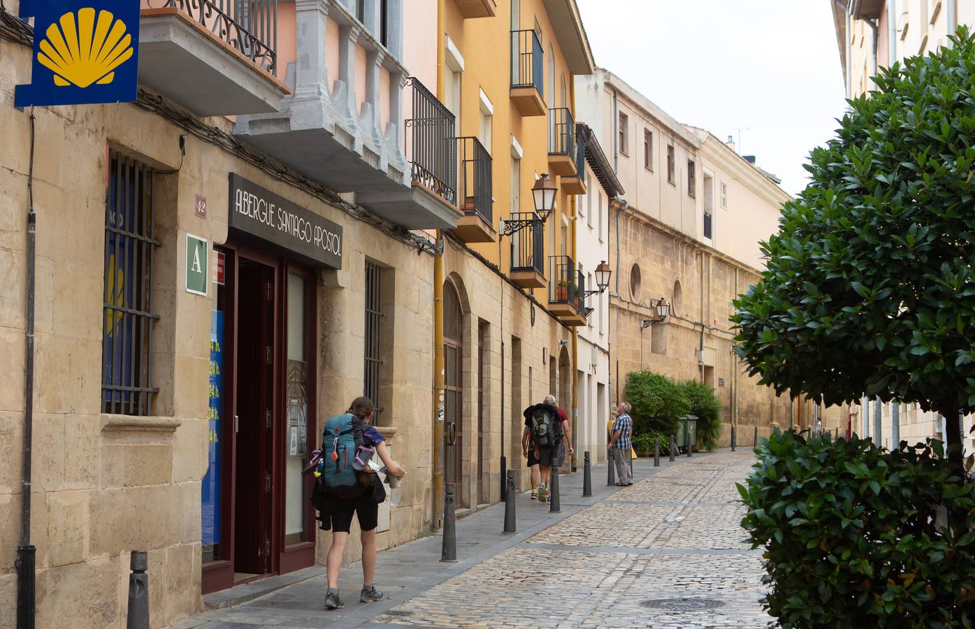 La ruta jacobea salpica las zonas de tránsito por Logroño de servicios pensados por y para los peregrinos