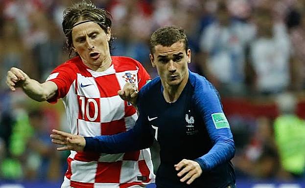 Modric y Griezmann, en la final del Mundial. 