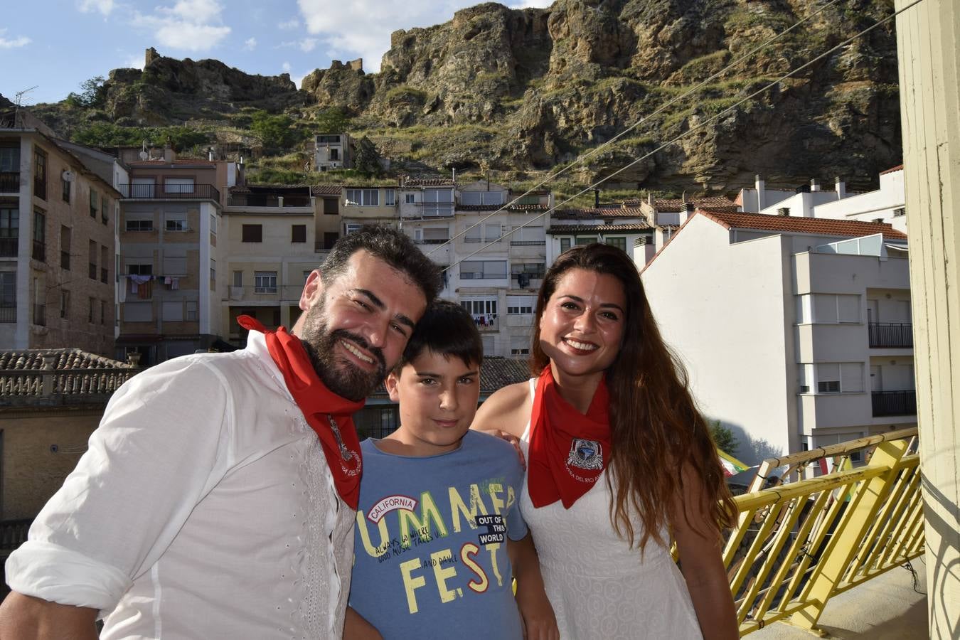 El comienzo de las fiestas de Santa Ana, en Cervera, tuvo ayer a los jóvenes como protagonistas.