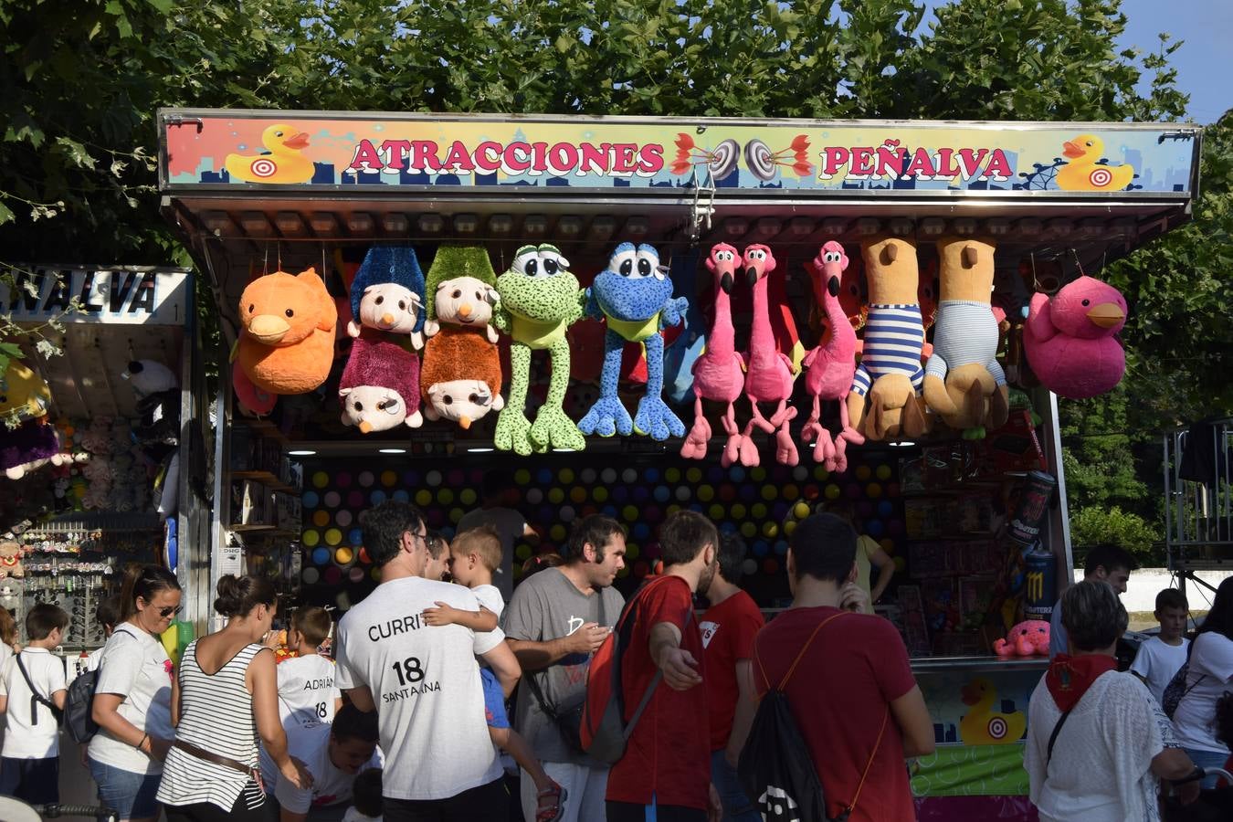 El comienzo de las fiestas de Santa Ana, en Cervera, tuvo ayer a los jóvenes como protagonistas.
