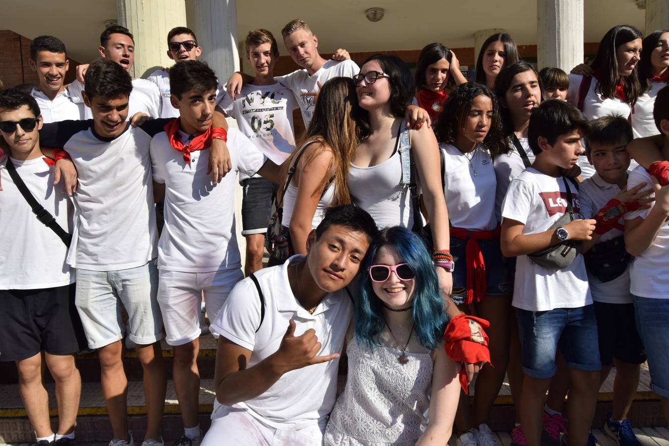 El comienzo de las fiestas de Santa Ana, en Cervera, tuvo ayer a los jóvenes como protagonistas.