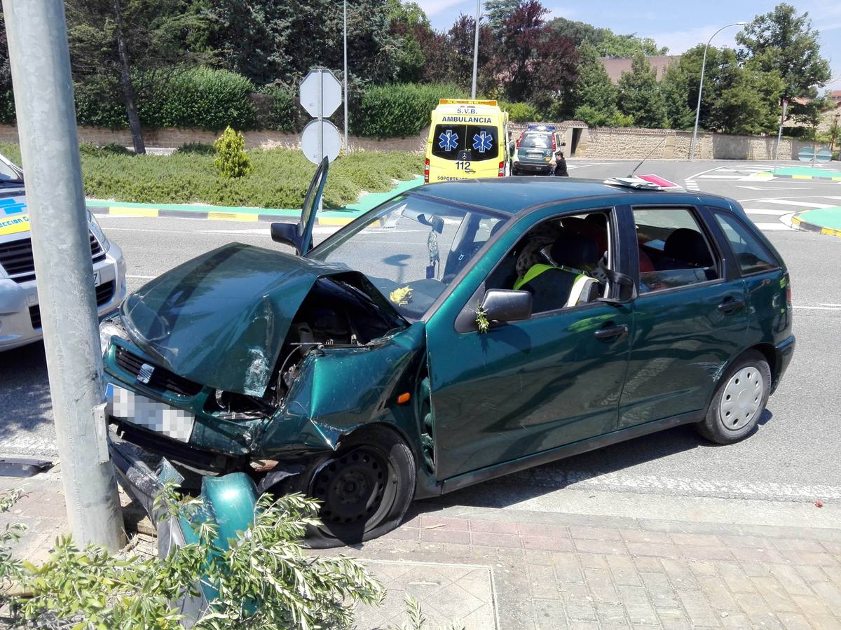 Un herido en un accidente de coche tras intentar evitar el alto de la Guardia Civil en Haro