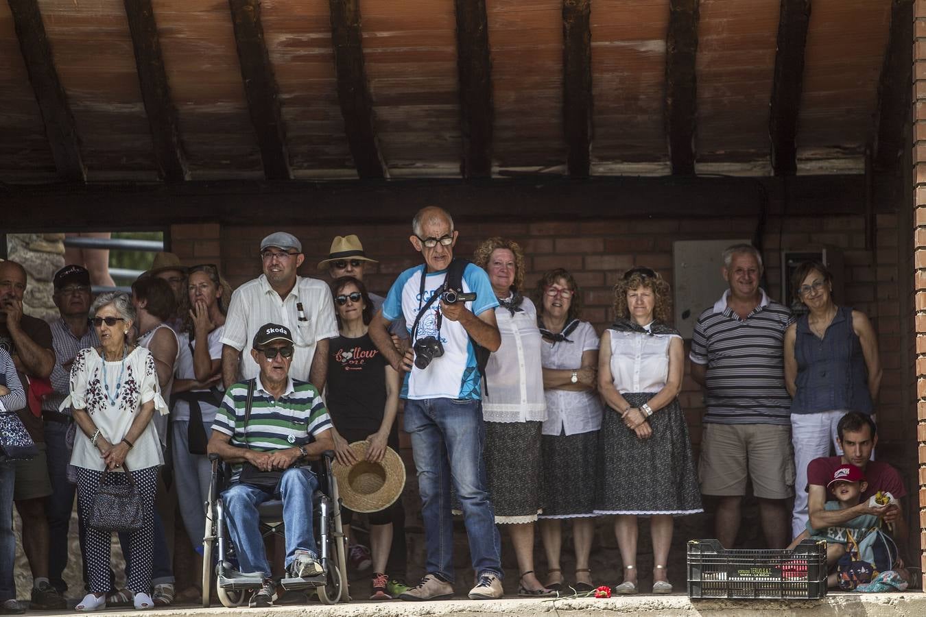 Un abarrotado y soleado Cabezón de Cameros acogió el tradicional día dedicado a esta comarca riojana