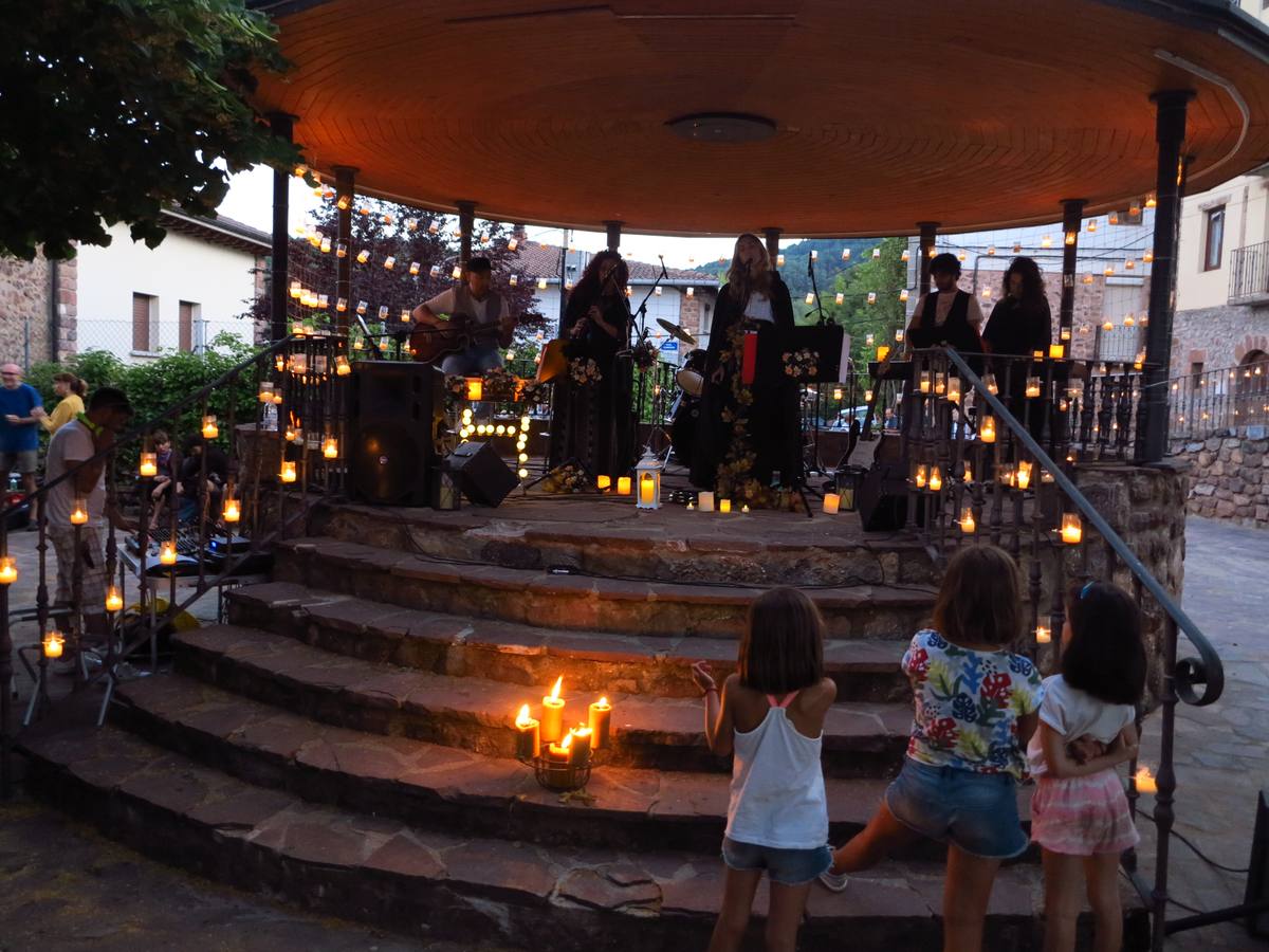 Fotos: Noche de las velas en El Rasillo