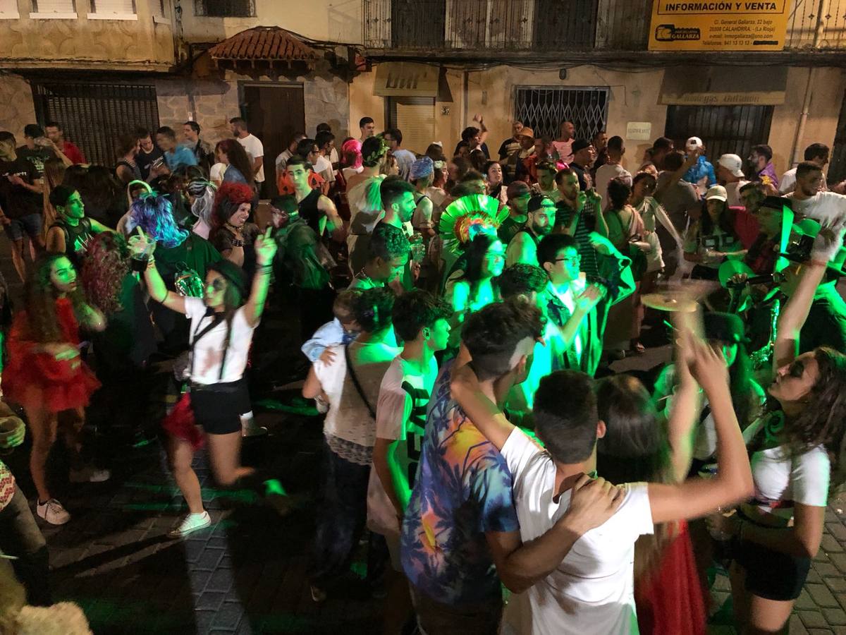 Carroza por la igualdad y la noche de los disfraces,