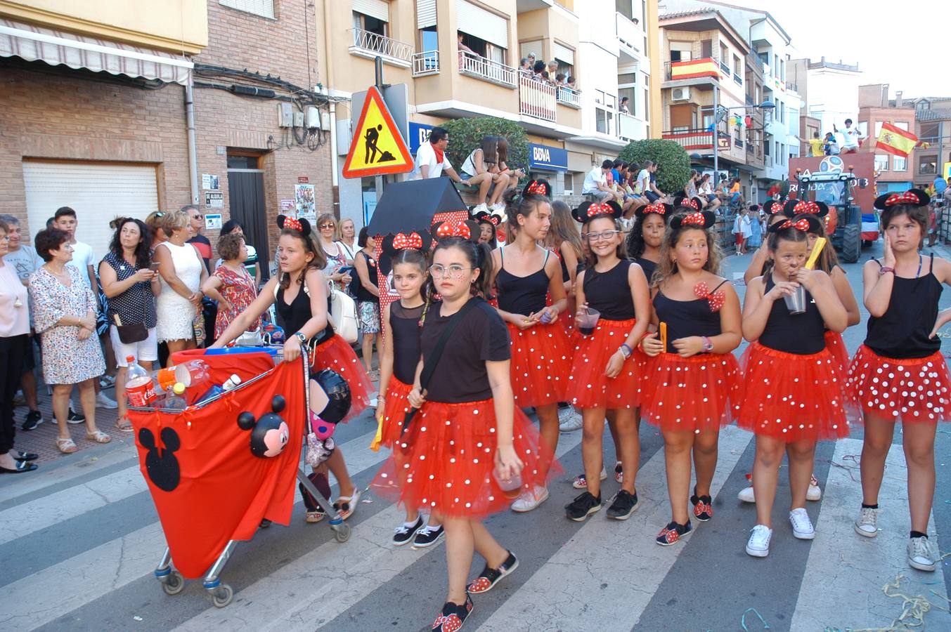 Divertidas y sorprendentes carrozas en las fiestas de Rincón de Soto.