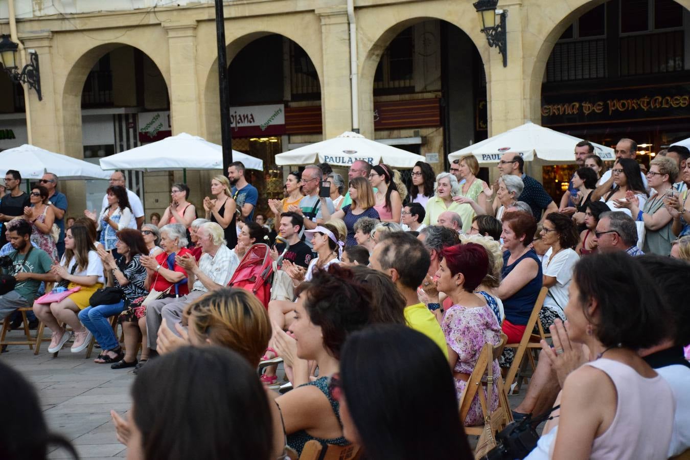 Numeroso público arropó ayer la apertura del festival.