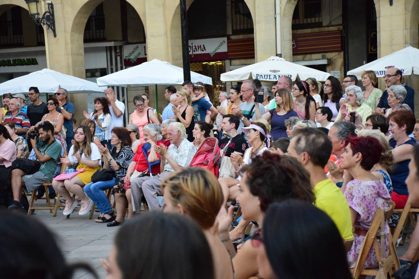 Numeroso público arropó ayer la apertura del festival.